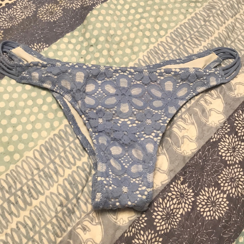 Itsy bikini bottom